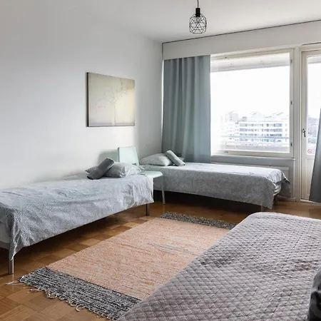 Two-room Aura River アパート